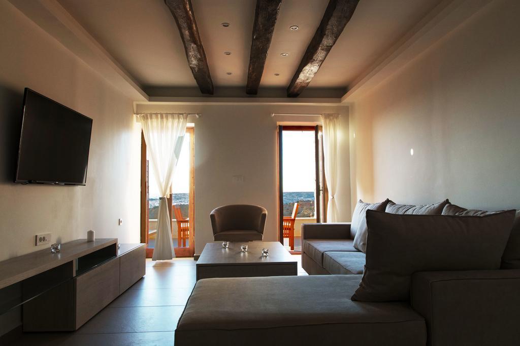 Ocean Waves Hotel Ханя Екстериор снимка